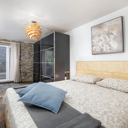 Sole فيلة أوباتيا